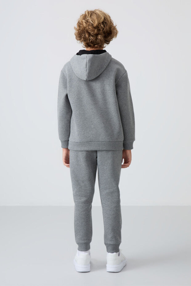 Gri Kapüşonlu Pamuklu Erkek Çocuk Eşofman Takımı