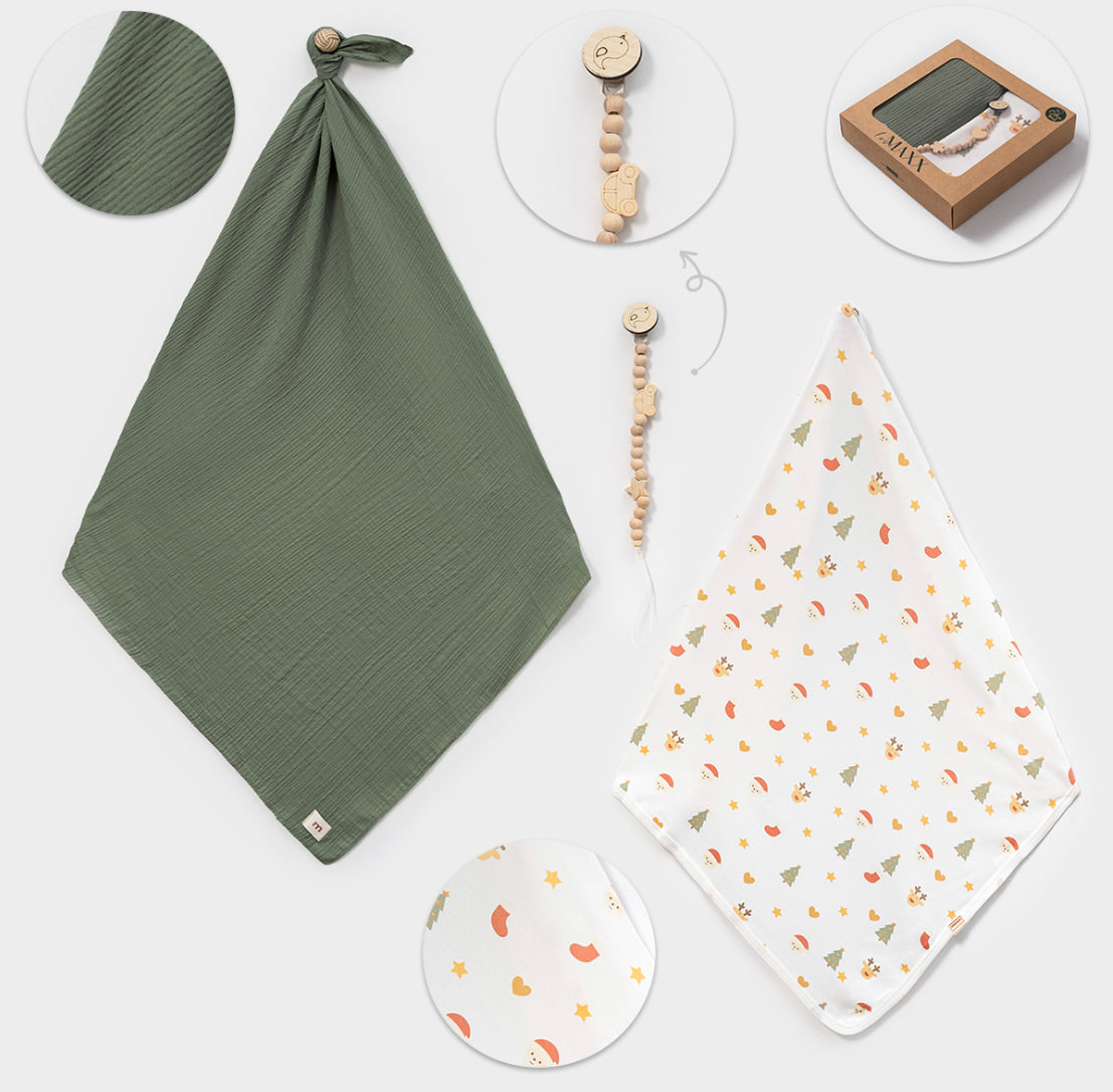Yeşil Müslin & Kalp Yıldızlı Penye Battaniye Seti – Emzik Askısı Hediyeli | Larenis Yenidoğan Koleksiyonu