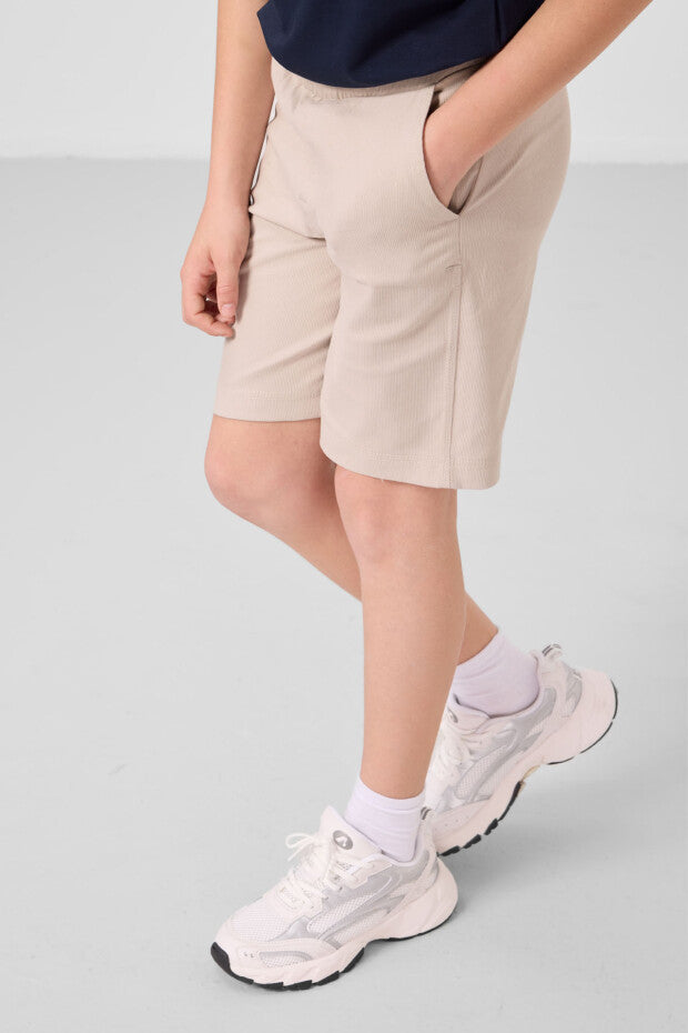 Lacivert Tshirt Bej Şortlu Takım