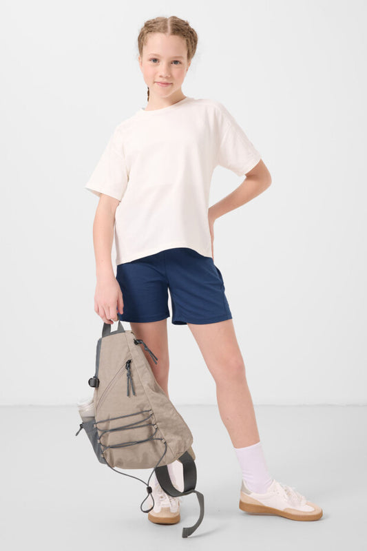 Kız Çocuk Ekru Tişört Lacivert Şort Takım – Yazlık Pamuklu İkili Kombin (7-15 Yaş)