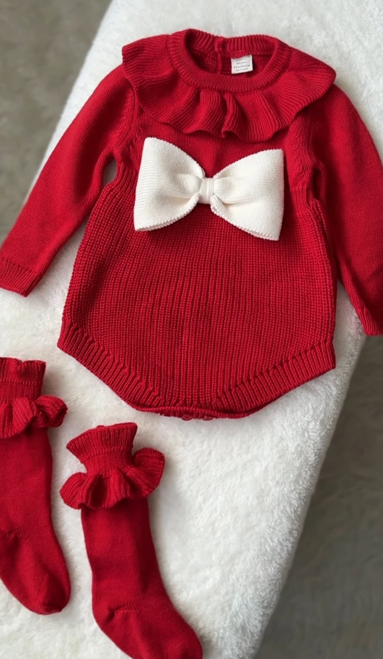 %100 Pamuk Kırmızı Triko Kurdele Detaylı Bebek Romper & Çorap Seti | Yılbaşı Kıyafeti