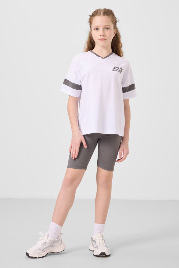 Beyaz Tshirt Gri Kısa Tayt Takım