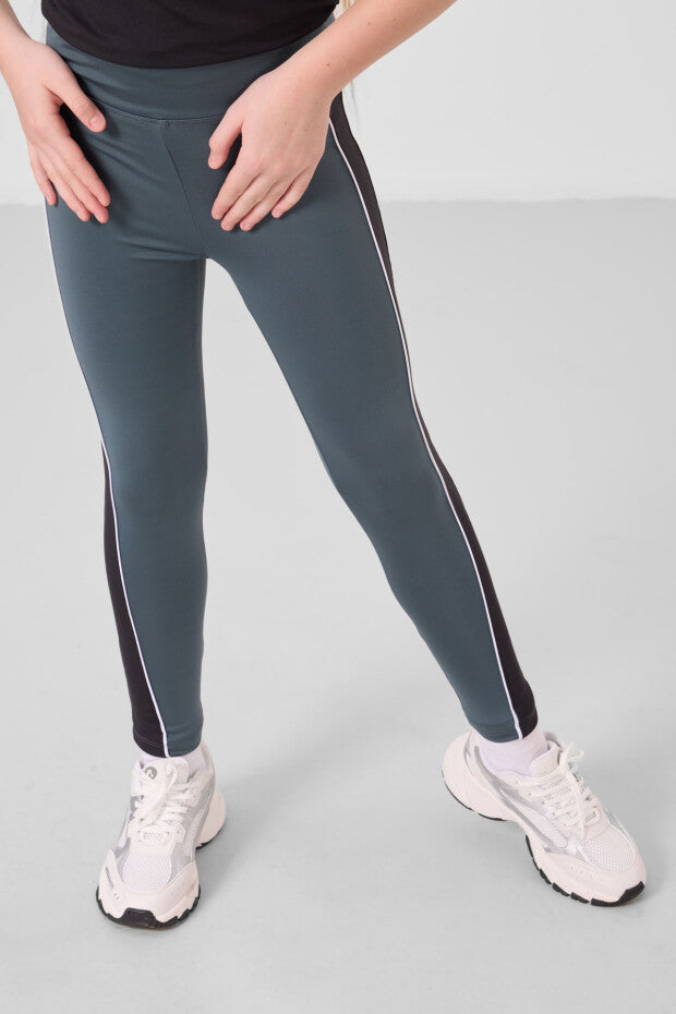 Kız Çocuk Siyah Spor Tshirt Yeşil Şeritli Tayt Takım