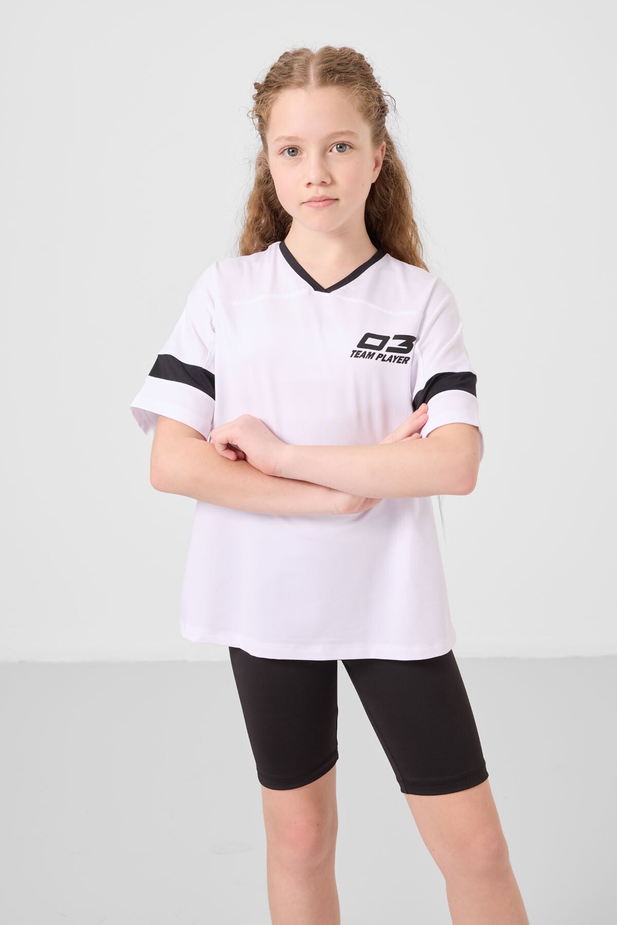 Kız Çocuk Beyaz Tşhirt Siyah Tayt Takım