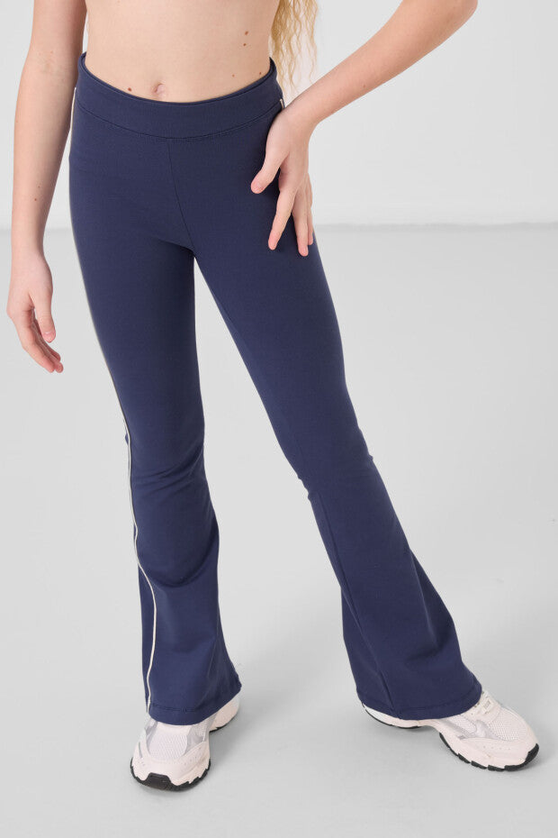 Lacivert İspanyol Paça Tayt Bej Tshirt Takım