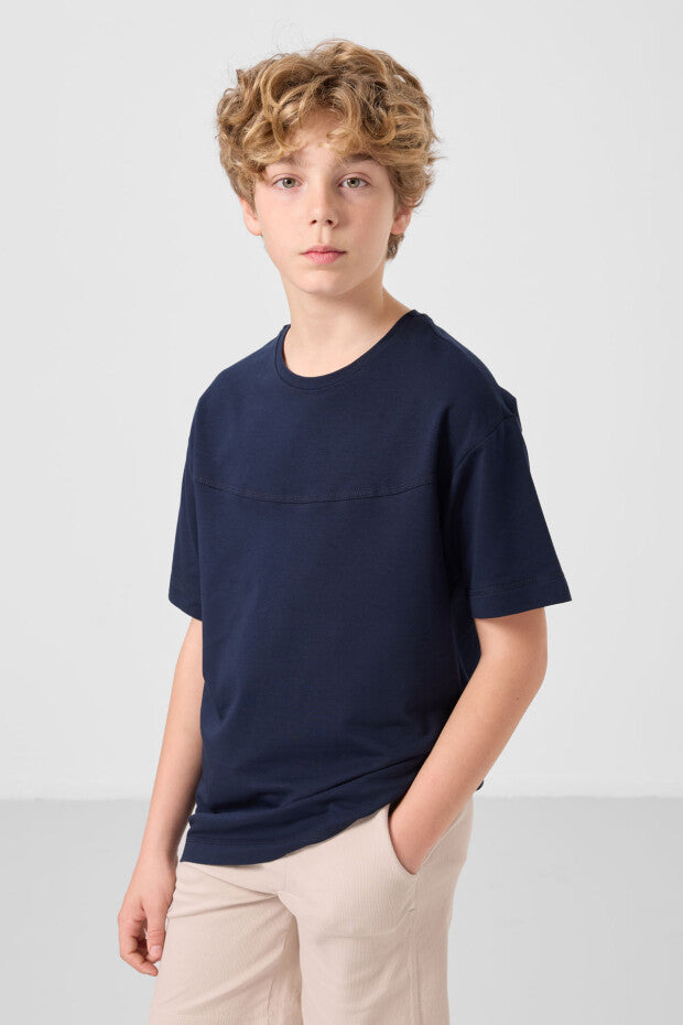 Lacivert Tshirt Bej Şortlu Takım