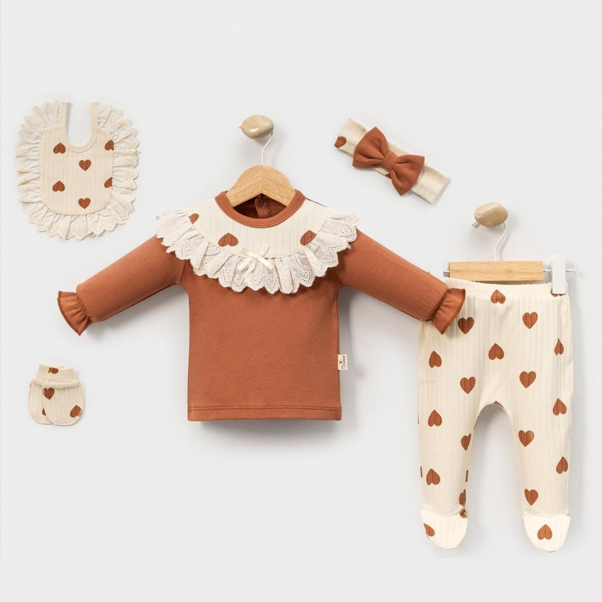 Kız Bebek 0-3 Ay Kahverengi Kalpli 5’li Set – Pamuklu Yenidoğan Hediye Seti 2100MC