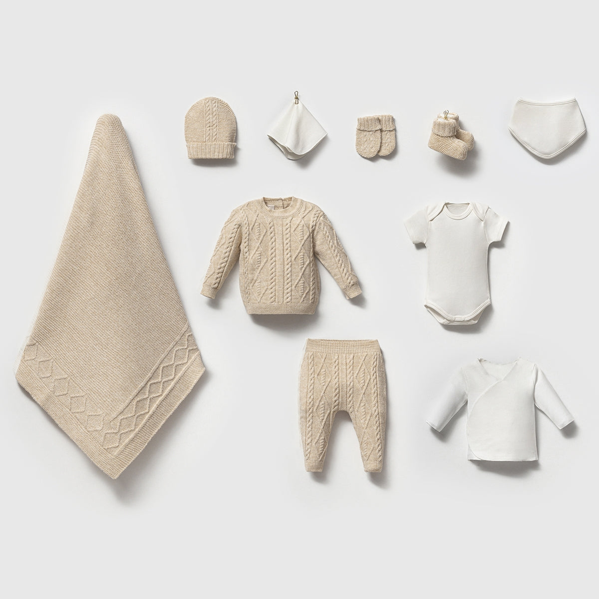 Unisex Bej Triko 10’lu Yenidoğan Seti – Kişiselleştirilebilir Hastane Çıkışı ve Hediye Seti