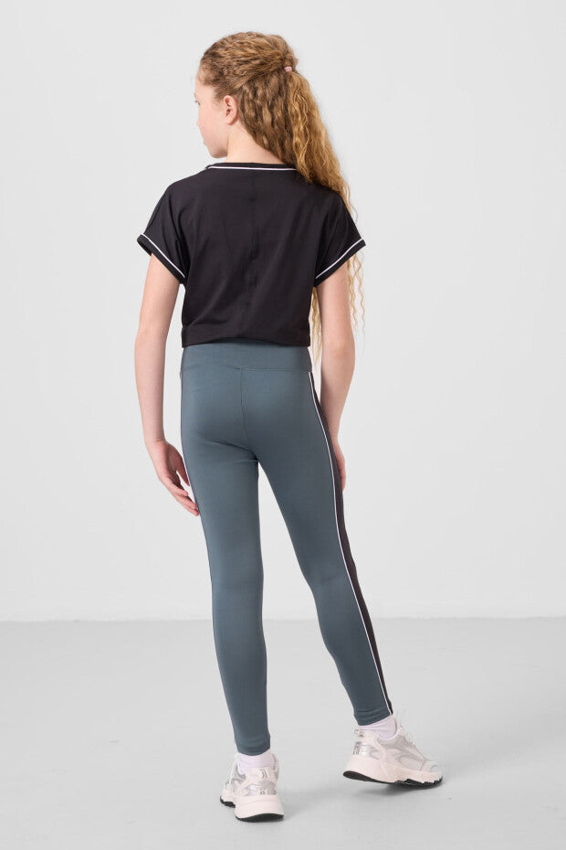 Kız Çocuk Siyah Spor Tshirt Yeşil Şeritli Tayt Takım