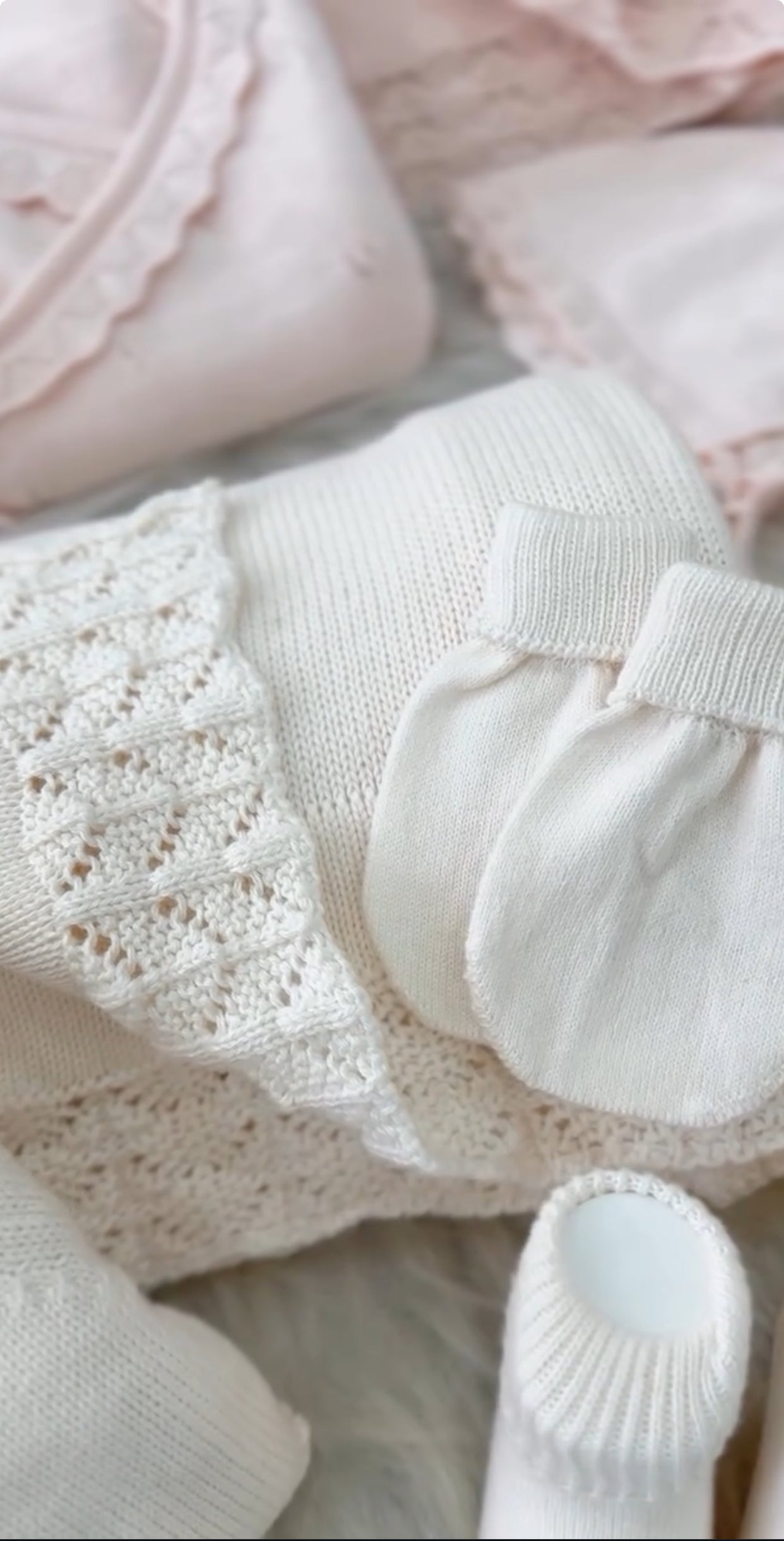 Kişiselleştirilebilir 5 Parça Triko Yenidoğan Bebek Takımı | İsim Nakışlı Organik Pamuk Kız Bebek Seti