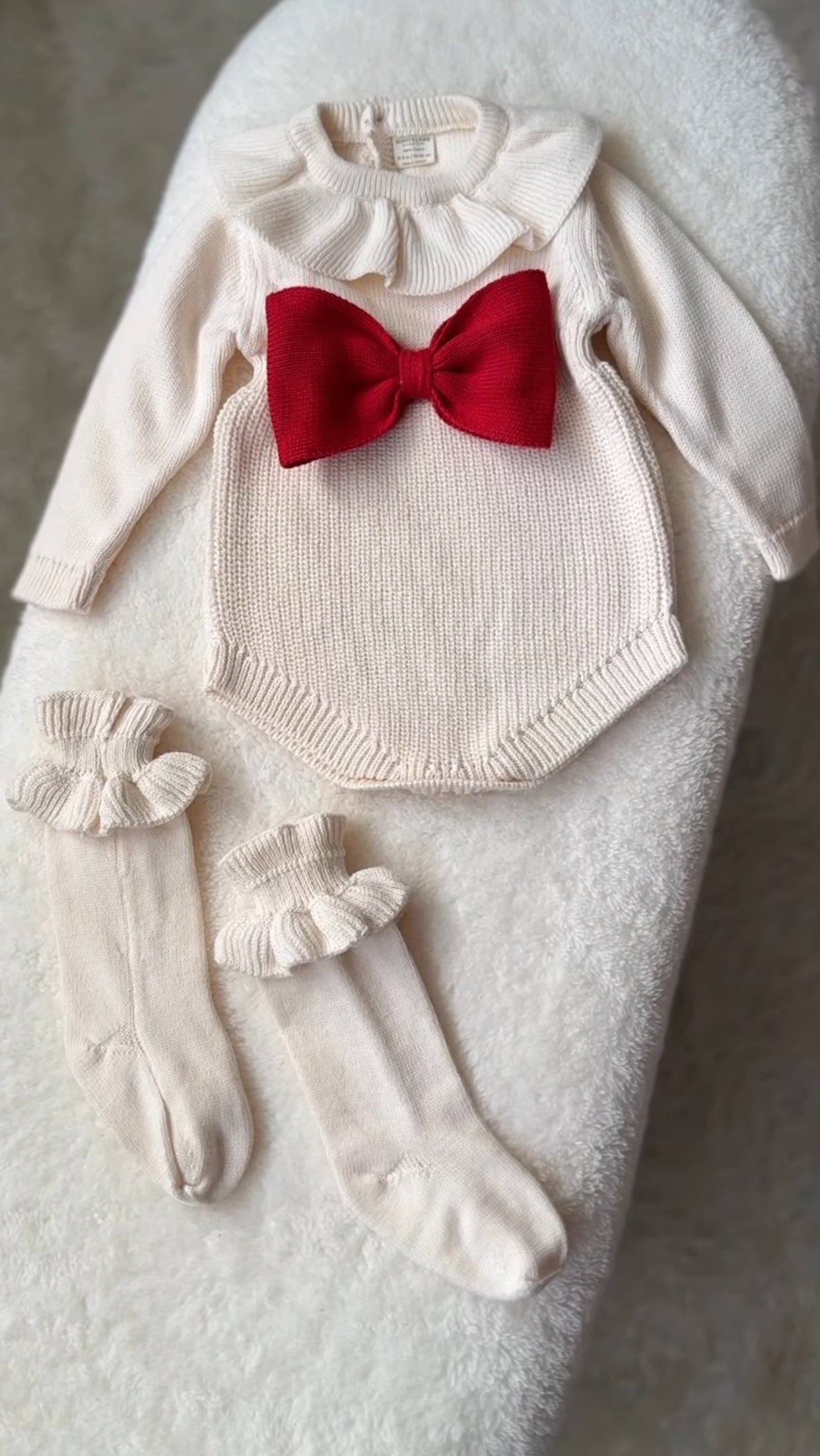 %100 Pamuk Krem Triko Kurdele Detaylı Bebek Romper & Çorap Seti | Yılbaşı Kıyafeti