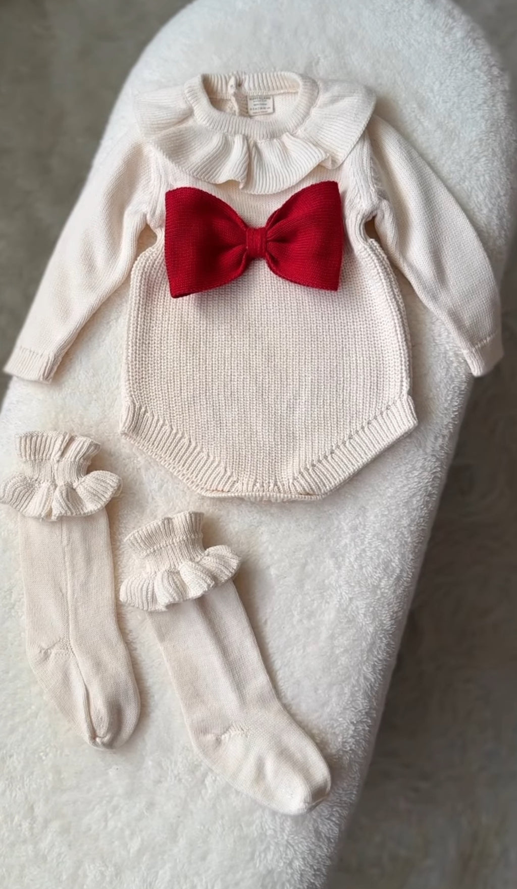 %100 Pamuk Krem Triko Kurdele Detaylı Bebek Romper & Çorap Seti | Yılbaşı Kıyafeti