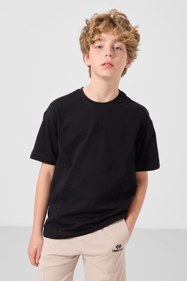 Erkek Çocuk Siyah Tshirt Bej Şortlu Yazlık Takım