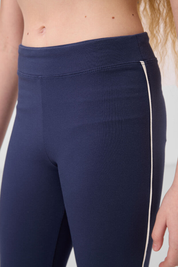 Lacivert İspanyol Paça Tayt Bej Tshirt Takım