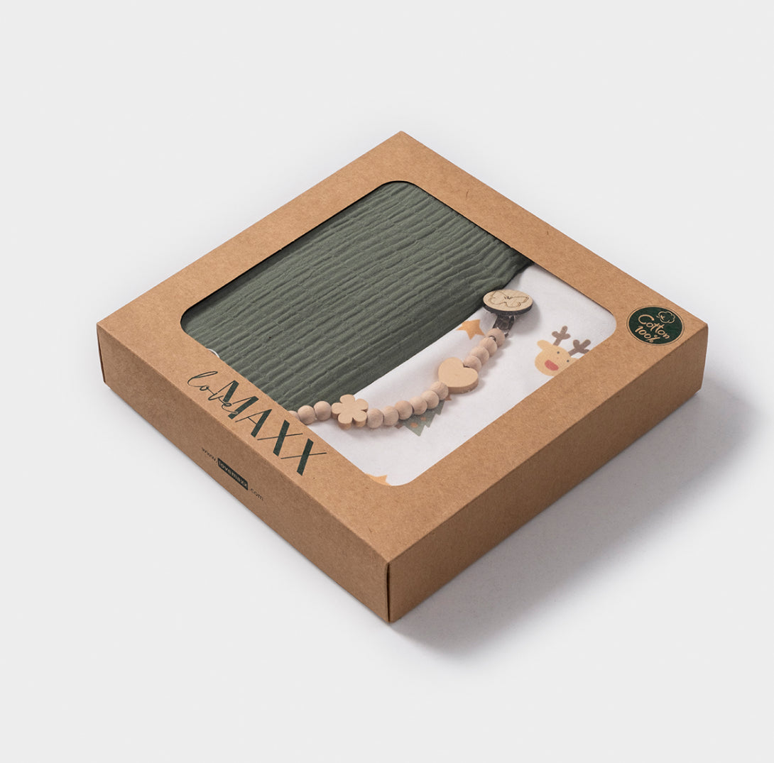 Yeşil Müslin & Kalp Yıldızlı Penye Battaniye Seti – Emzik Askısı Hediyeli | Larenis Yenidoğan Koleksiyonu