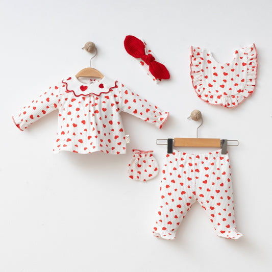 Kız Bebek Kalp Desenli 5’li Set –  Üst, Pantolon, Mama Önlüğü ve Aksesuar 25227CY