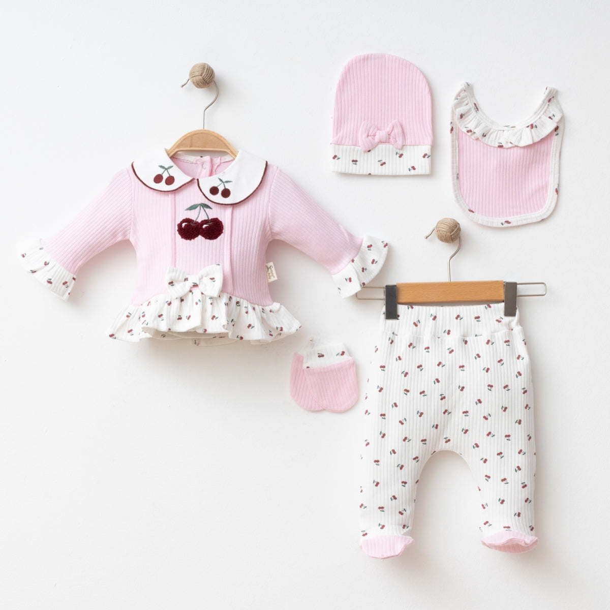 Kız Bebek 0-3 Ay Kirazlı Süzen 5’li Set – %100 Pamuk Yenidoğan Hastane Çıkışı 25233CY