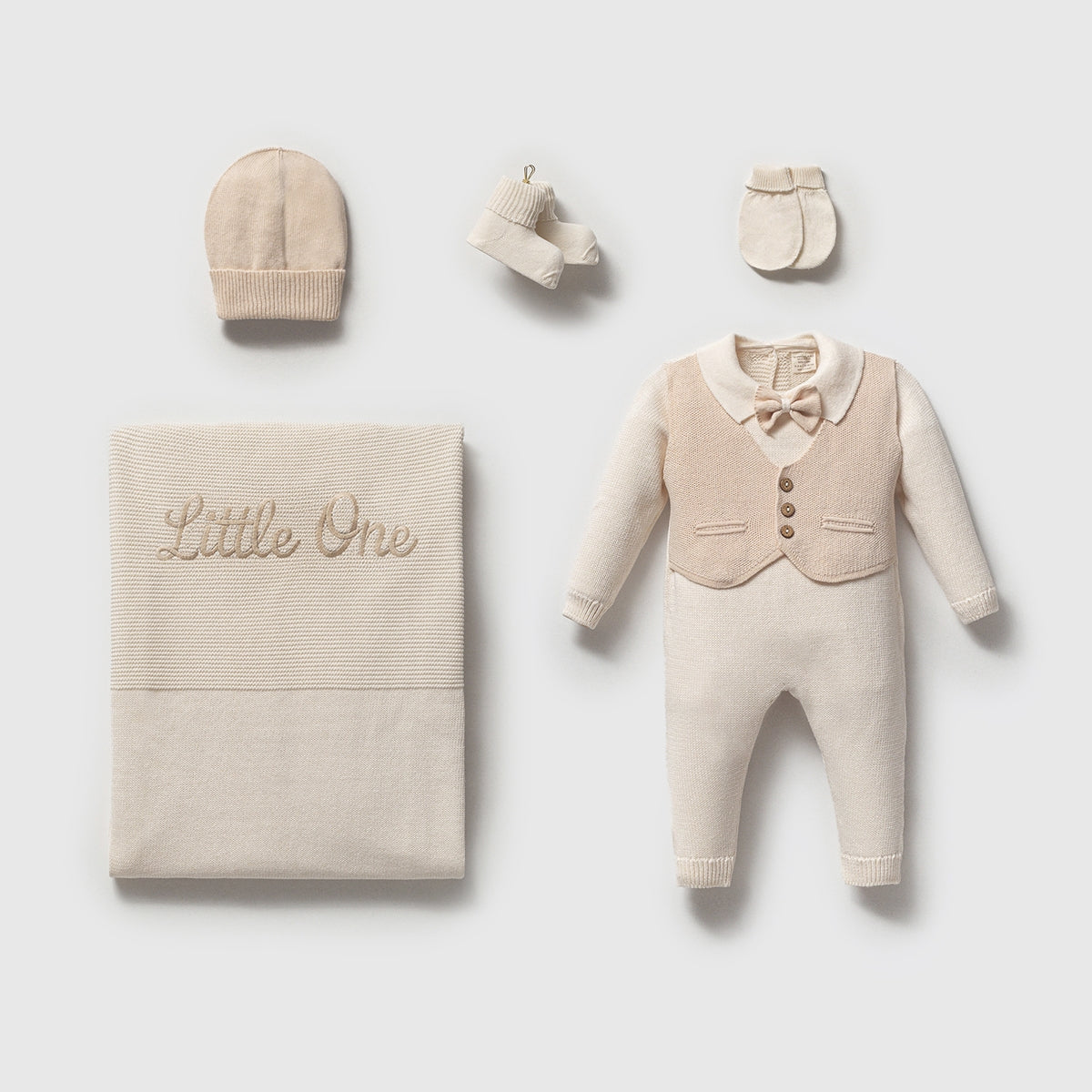 Kişiselleştirilebilir Erkek Bebek 5 Parça Triko Hastane Çıkış Seti – Bej & Krem | 0–3 Ay 8394N