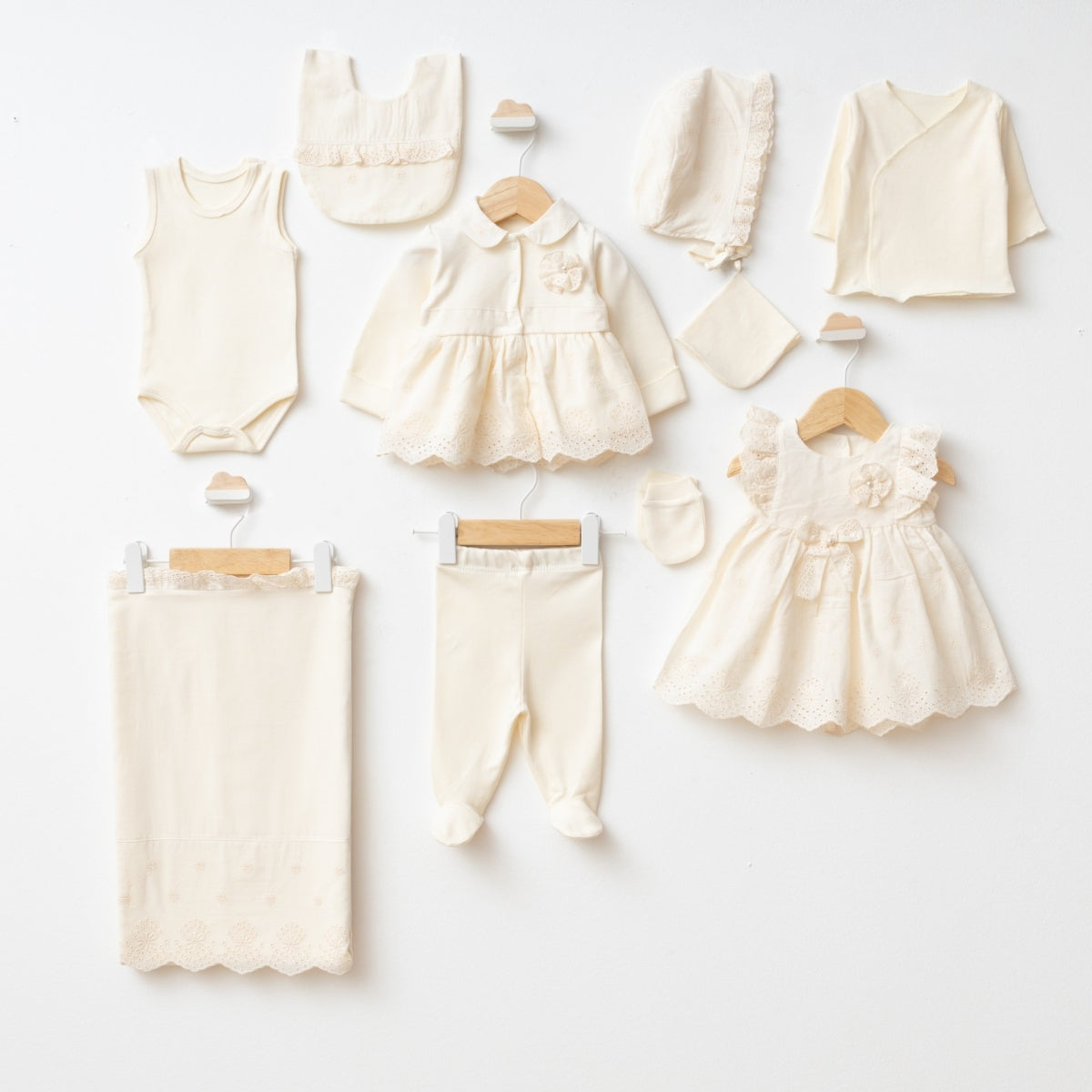 Kişiselleştirilebilir Kız Bebek 0-3 Ay İncili Dokuma 10’lu Hastane Çıkış Seti