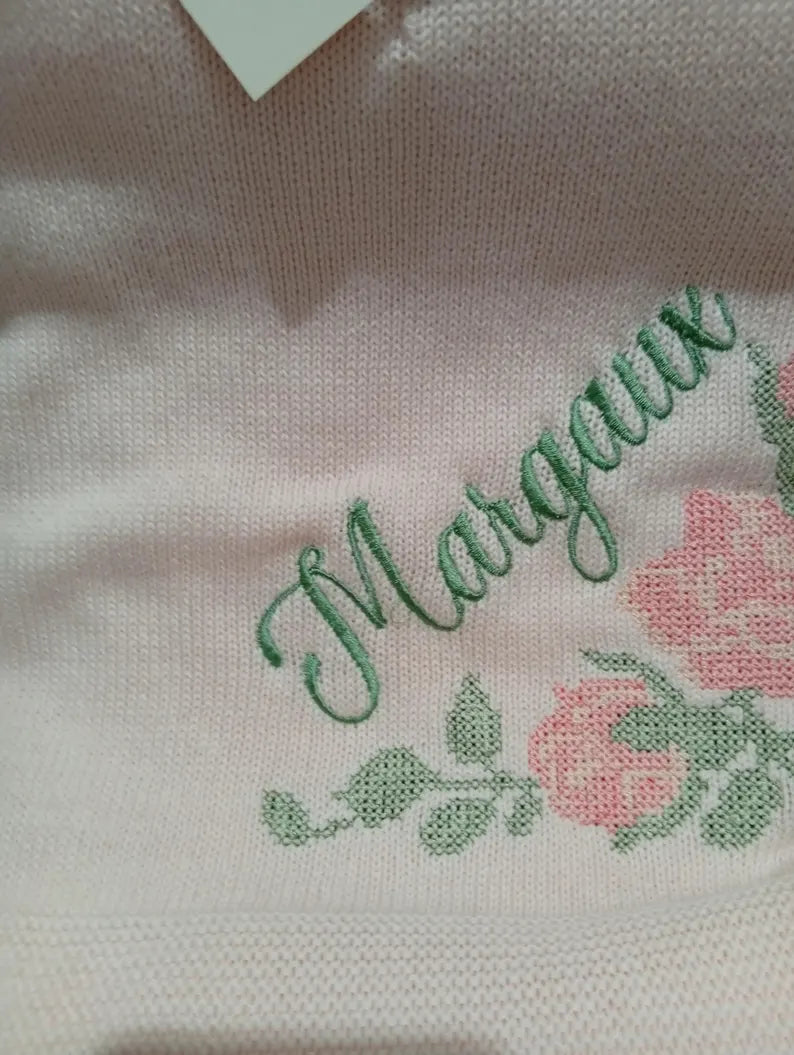 Kız Bebek Çiçek Nakışlı Kutulu 6’lı Yenidoğan Seti (0–3 Ay)