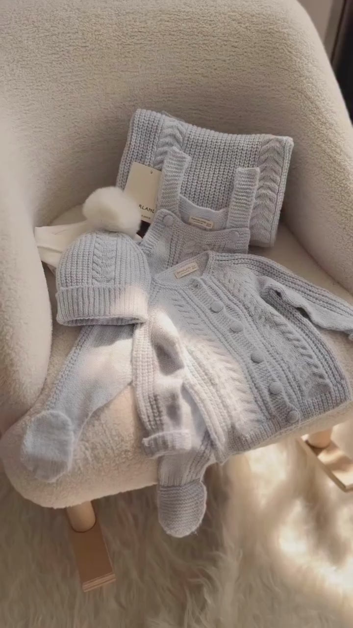 Kişiselleştirilebilir Yenidoğan 5’li Hastane Çıkışı Seti | Salopet, Bodysuit, Şapka, Hırka, Battaniye