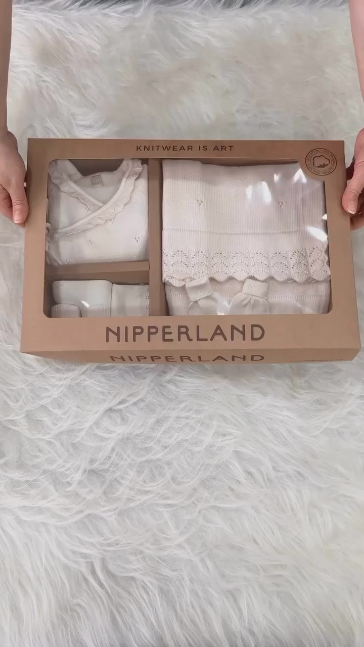 Kişiselleştirilebilir 5 Parça Triko Yenidoğan Bebek Takımı | İsim Nakışlı Organik Pamuk Kız Bebek Seti